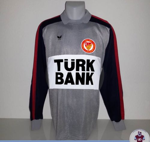 Trabzonspor 1981-82 GK 1 Kit